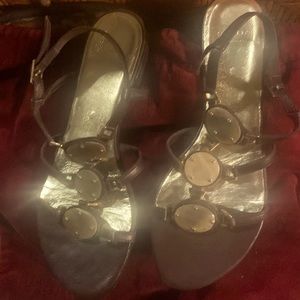 Harolds flats sandals size 6